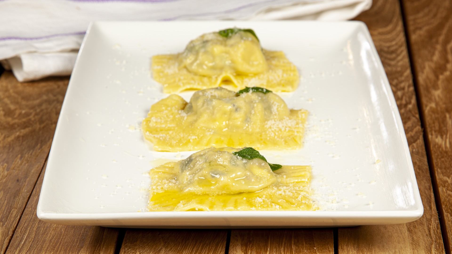Ravioli ripieni di melanzane