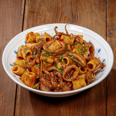 Pasta con calamari totani e polpetti
