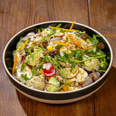 Insalata di pollo e orzo