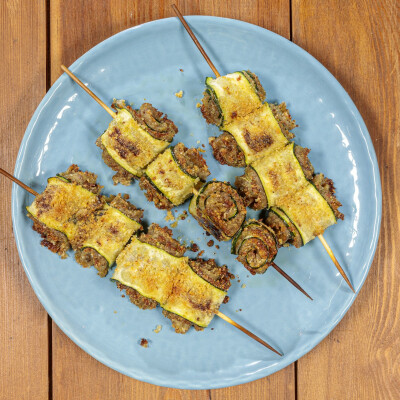 Involtini di zucchine con salsiccia