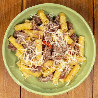 Pasta cipolle rosse e salsiccia