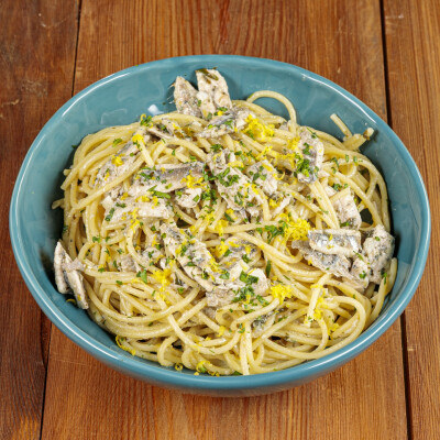 Pasta acciughe fresche e limone