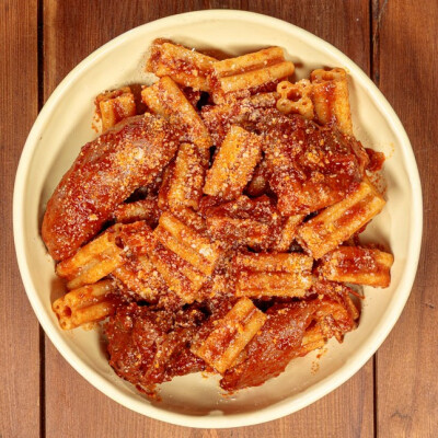 Pasta cinque buchi