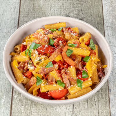 Pasta peperoni pomodorini e guanciale