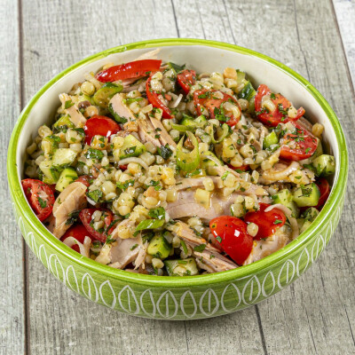 Fregola con tonno erbe aromatiche e limone